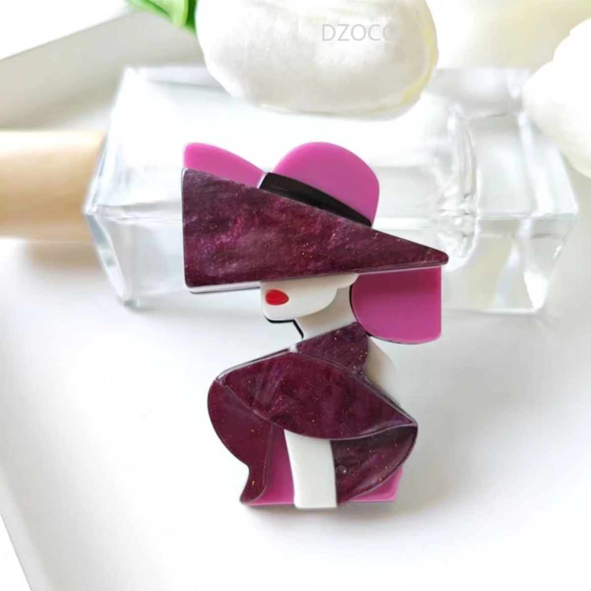 Deco Silhouette Variegated Brooch Collection