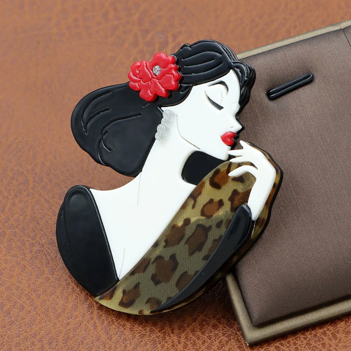 Leopard Kiss Brooch