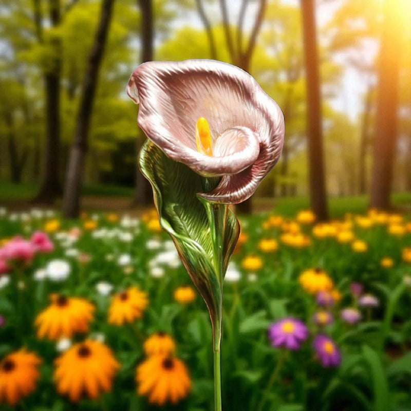 Art Deco Bloom: A touch of Jazz Age elegance for your lapel. A Simply Stunning Brooch for Every Occasion.