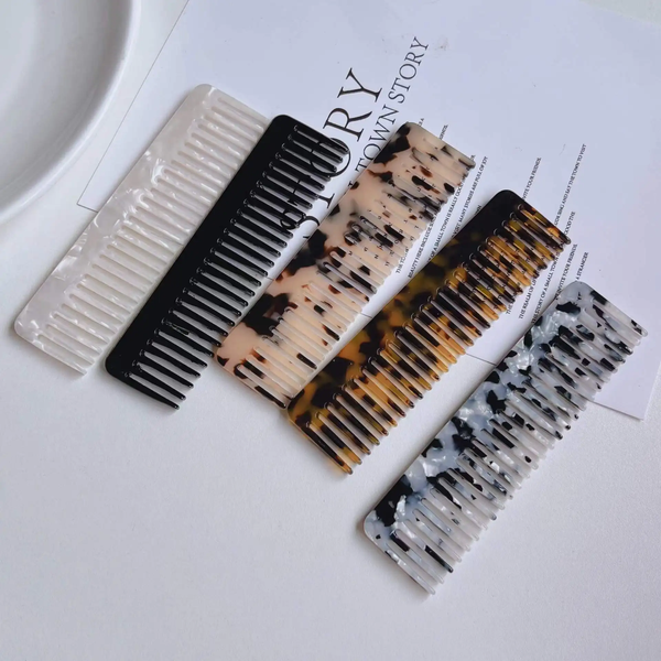 Tortoiseshell Acrylic Hair Comb. Comb Your Hair in Style with this Retro Hair Accessory