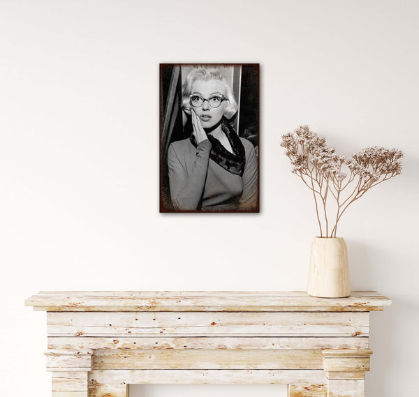 Marilyn Monroe - Retro Metal Art Decor - Wall Mount or Free Standing on Console Table -  Two Sizes - 8'' X 12" & 12" X 16" - No. 40234